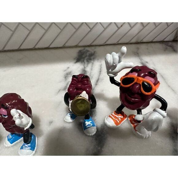 Vintage California Raisin Figures 80s 90s Sax Boombox Guitar Sunglasses 2" to 3" - Picture 9 of 12